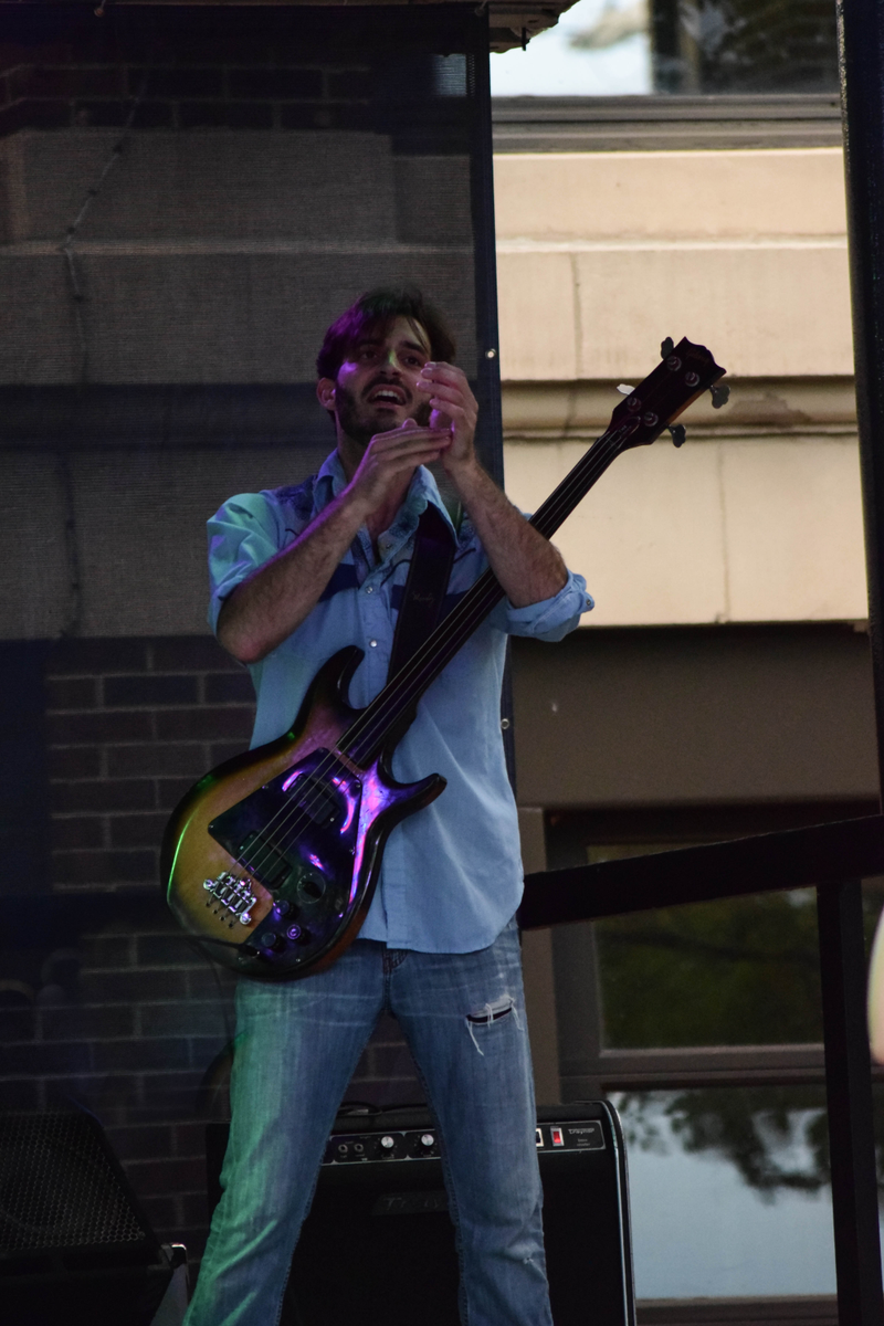 Illustration for article titled First Foray Into Photographing A Band (Photo Dump)